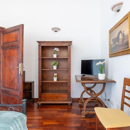 Luxury Apartment In The Heart Of Rome - Near Metro A And B エクステリア 写真